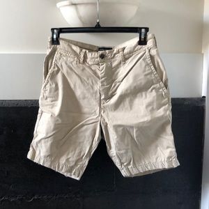 Crème 31 American Eagle Shorts